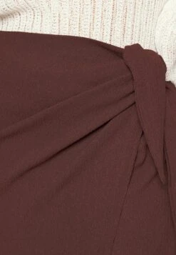 Curvy Textured Sarong Midi Skirt - Jupe Portefeuille - Brown 13 Curvy Textured Sarong Midi Skirt - Jupe Portefeuille - Brown -Anna Field 4caf1dfae87d40bf9082299a25a91686