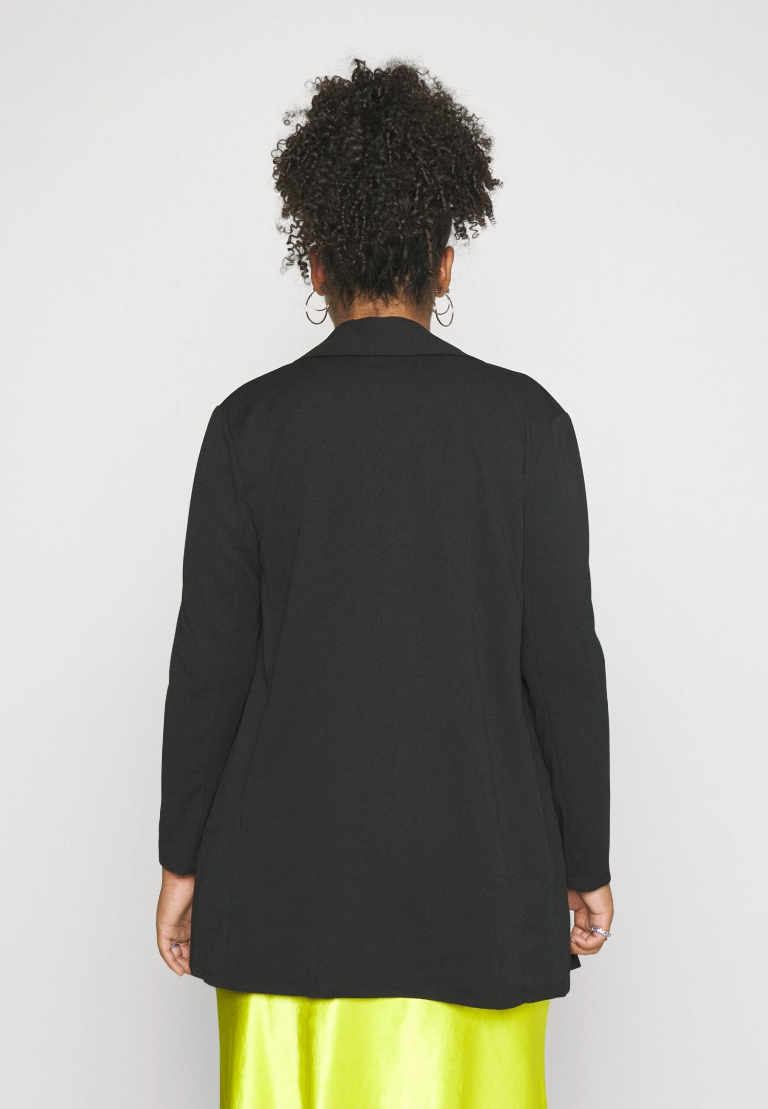 Manteau Court - Black 5 Manteau Court - Black – Image 3