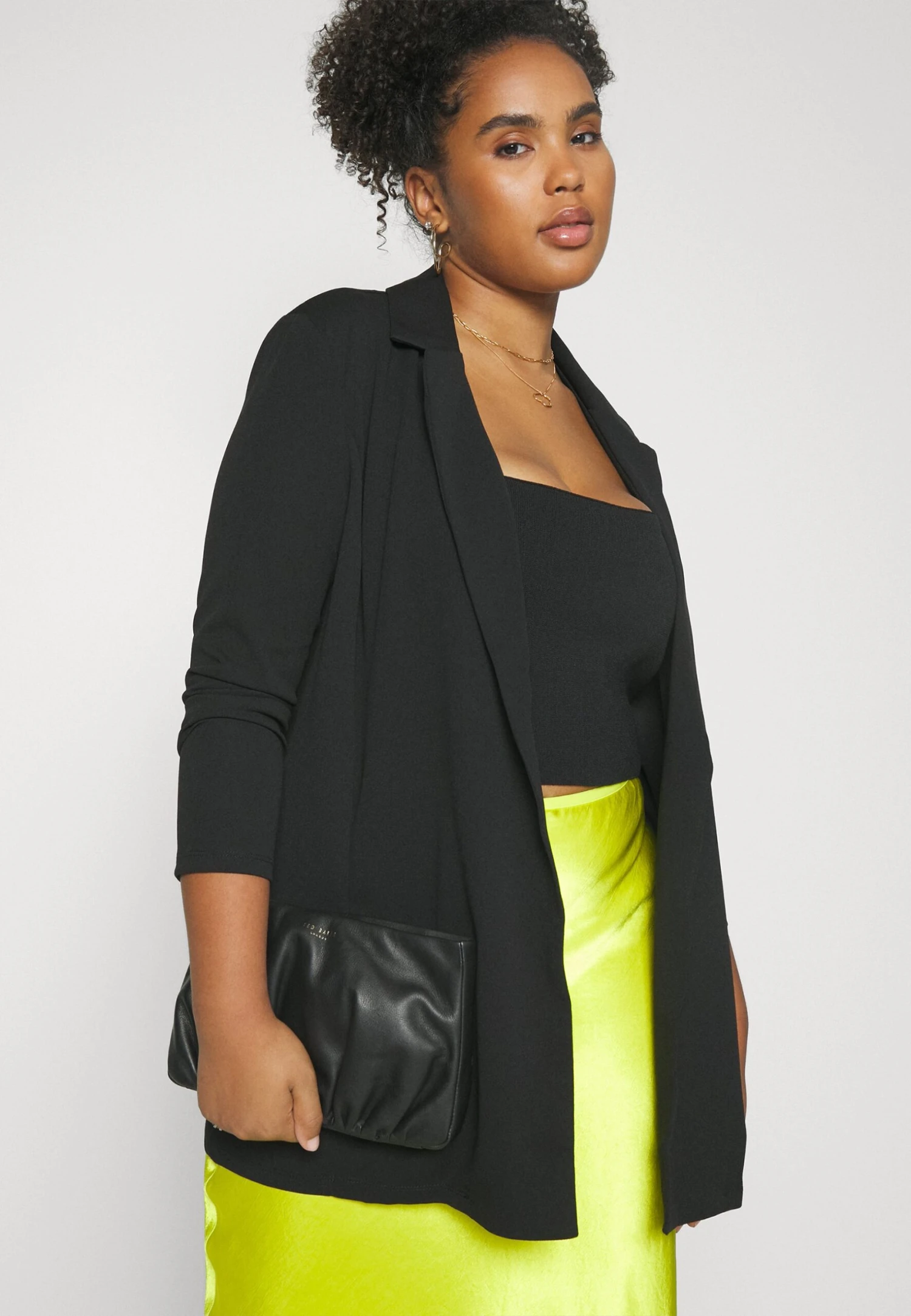 Manteau Court - Black 7 Manteau Court - Black – Image 5