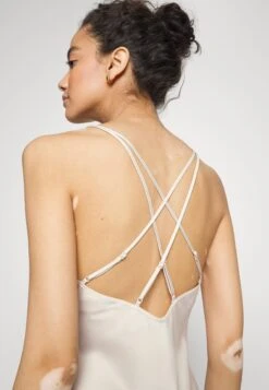 Anna Field Bridal Nightie / 003 - Off-White - Chemise De Nuit / Nuisette - 003 - Off-White 13 Anna Field Bridal Nightie / 003 - Off-White - Chemise De Nuit / Nuisette - 003 - Off-White -Anna Field 9c3870beb15a4e44a97686ec673230cd