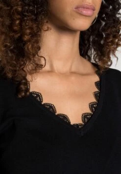 Anna Field Lace Insert V Neckline Loose Dress - Robe Pull - Black -Anna Field acaedc815ec14646bd5e67fc6ccc0ace